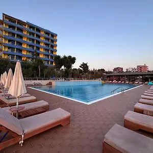 Hotel Bahamas, Saranda